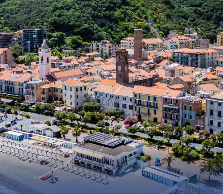 Ligurian Riviera alla prova dell’estate, tra il record di Bandiere Blu e il nodo della carenza di personale
